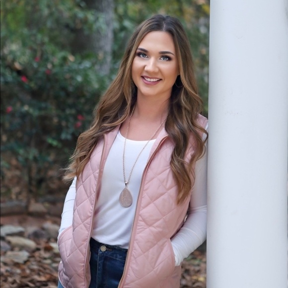 Meet your Posher, Hailey - Picture 1 of 1